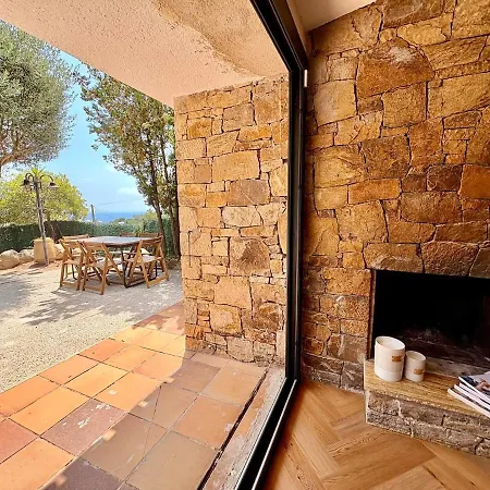 Pool And Private Access Vila